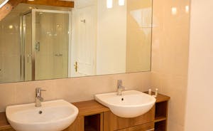 The Old Rectory - There's also a separate shower in the Elrington suite bathroom