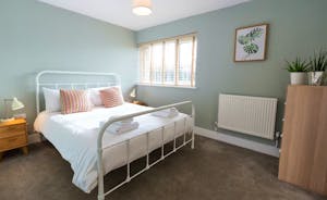 The Plough - Bedroom 8: This ground floor room has a kingsize bed