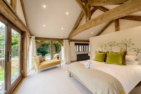 Otterhead House - Bedroom 1 has zip and link beds and room for an optional extra single