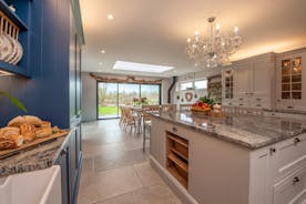 Dawdledown: The large heritage style kitchen is so well equipped for your large group stay