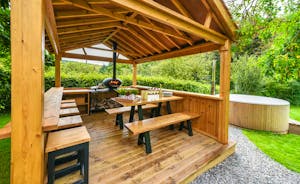 Pitsworthy - Grab a big slice of outdoor living with the outdoor kitchen; it has a cooker that's great for barbecues, pizzas and even smoking your freshly caught trout
