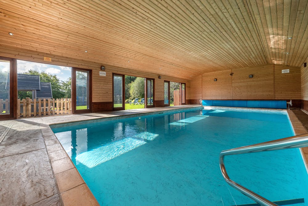Gropu accommodation forest of dean sleeps 12 with indoor pool and games room