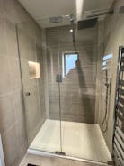Bedroom 5 Shower