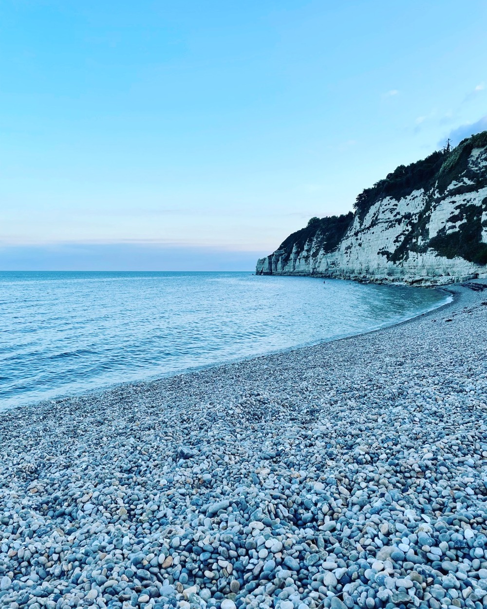 Pebbly beach at beer