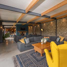 Hares Barton - Snuggle up and relax - love your luxury togetherness Hares Barton - Snuggle up and relax - love your luxury togetherness