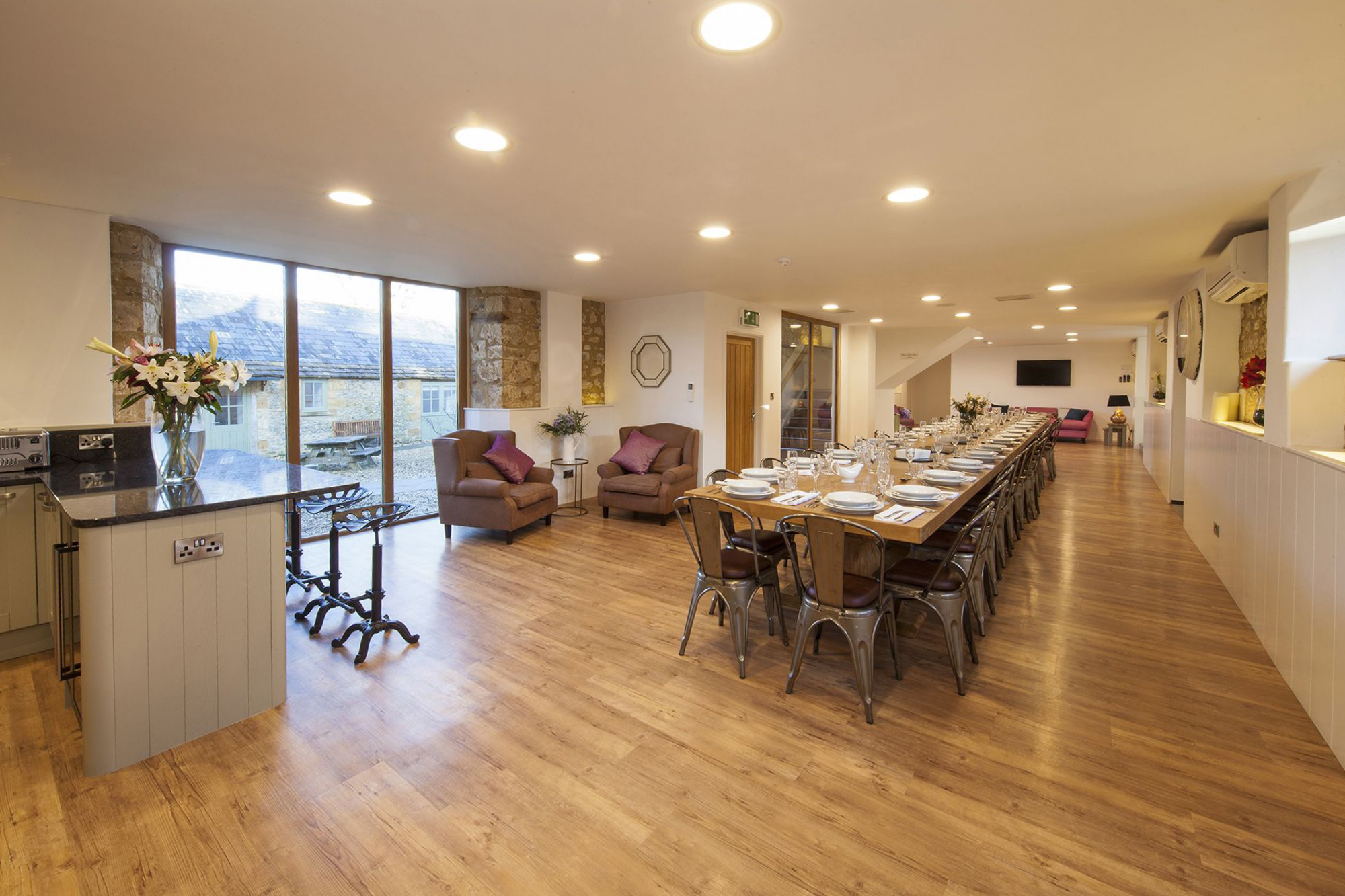 'Baby and Toddler Friendly Holiday Houses Sleeping 20+' - Large Group Accommodation Holiday Ideas