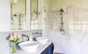 Duxhams: Art Deco vibes in the ensuite shower room for Bedroom 1
