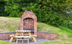 Julesbrook: All guests at Stonehayes Farm have access to 15 acres of private grounds with a barbecue area