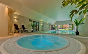 Kingshay Barton - There's an amazing spa hall with a heated pool, hot tub and sauna