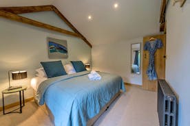 Otterhead House - Bedroom 4: Another room with zip and link beds and an optional extra single