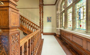 Wonham House - Beautiful original features throughout