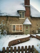 Sticky End Rutland: A Cottage for All Seasons