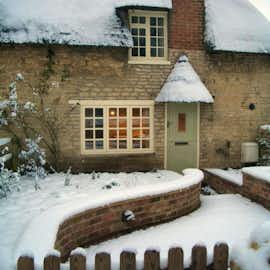 Sticky End Rutland: A Cottage for All Seasons Sticky End Rutland: A Cottage for All Seasons