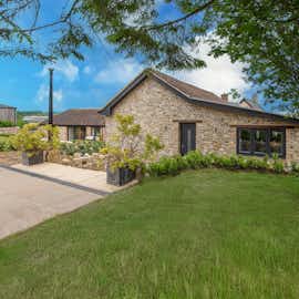 Cricklehaze - A special place to stay for large family holidays and celebrations Cricklehaze - A special place to stay for large family holidays and celebrations