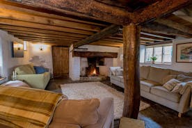 Pinklet - Centuries old beams, rough stone walls, so much character