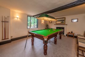 Luntley Court: Unwind with a game of snooker