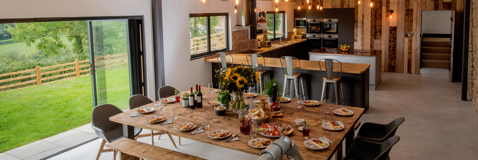 Hill View Big Holiday House In Devon With Hot Tub Sleeps 12