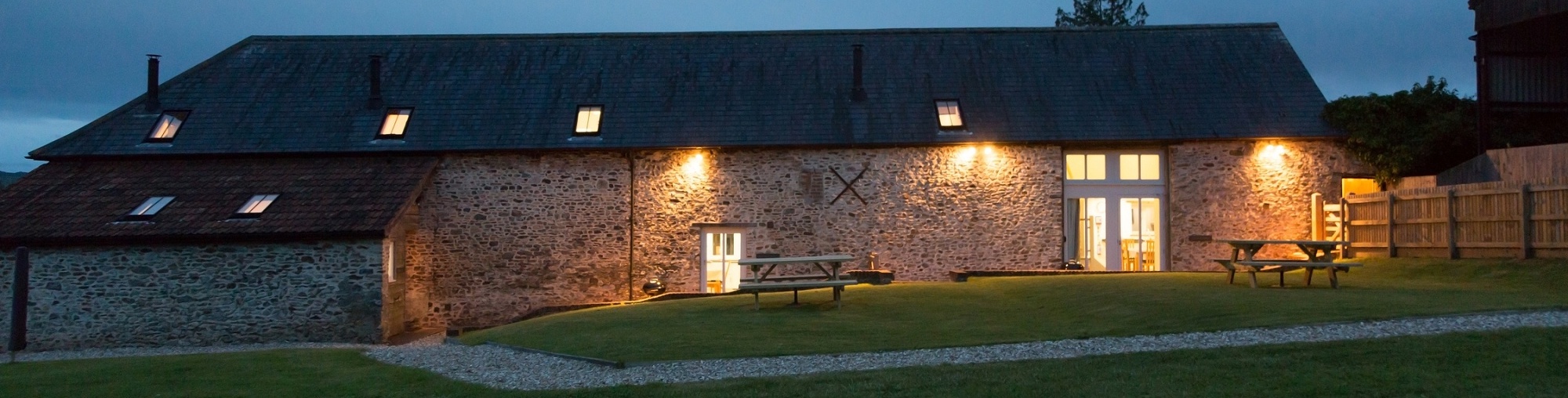 New! Holiday Cottage Sleeps 16 With Hot Tub
