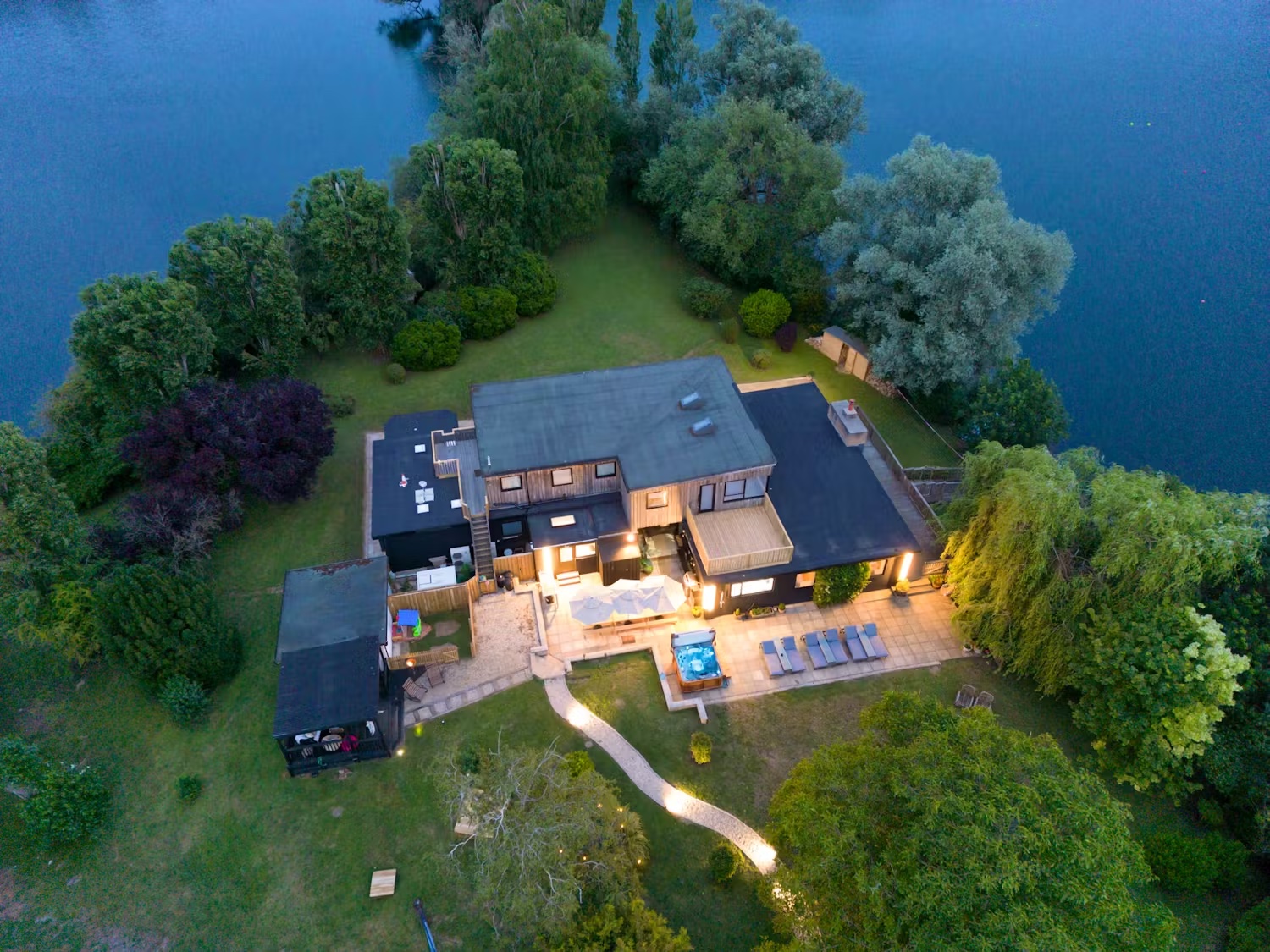 NEW! Ducky Bird Island – A Private Island to Yourselves!