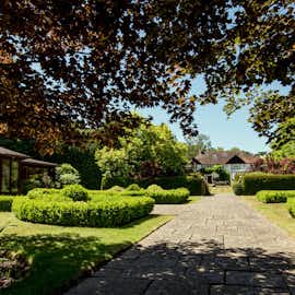 Garden Court - Large group holiday house in the Surrey Hills Garden Court - Large group holiday house in the Surrey Hills