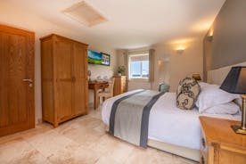 Holemoor Stables: Bedroom 4 - super king or twin beds and an ensuite shower room