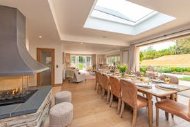 Perys Hill - The Farmhouse: A long dining table sets the scene for happy celebrations feasts