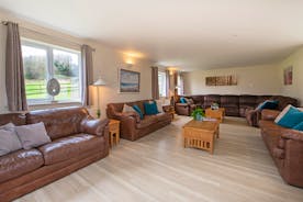 Holemoor Stables - Room for all to sit comfy in the open plan living space