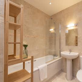 Crowcombe: The ensuite bathroom for Bedroom 3 Crowcombe: The ensuite bathroom for Bedroom 3