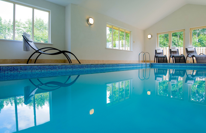 Dog friendly lodge in Somerset sleeping 12 at the foot of the Quantock Hills with indoor pool 