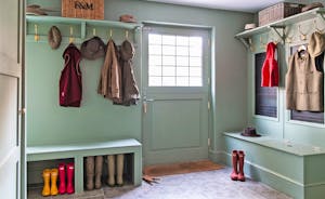 Duxhams - The Boot Room: kick off your boots, hang up your coats