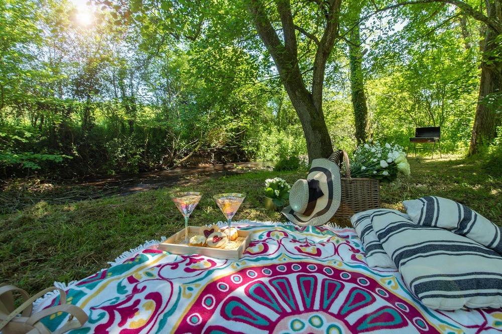 Picnic rug at Stonehayes Farm