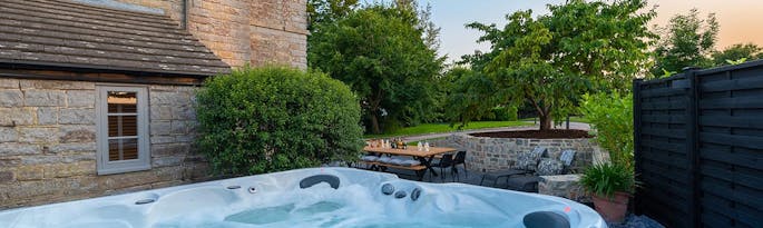 Holiday House For Large Groups With A Hot Tub