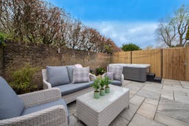 Dawdledown - Relax with a bit of downtime in the annexe courtyard